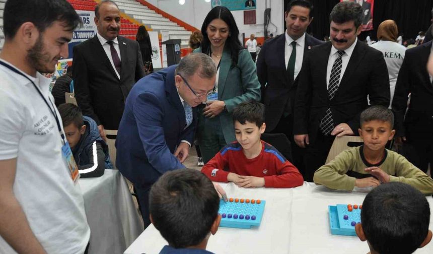 Kars’ta 500 öğrencinin şampiyonluk yarışı