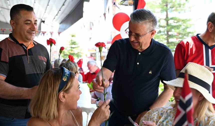 Kemer’de Norveç milli bayramı kutlandı