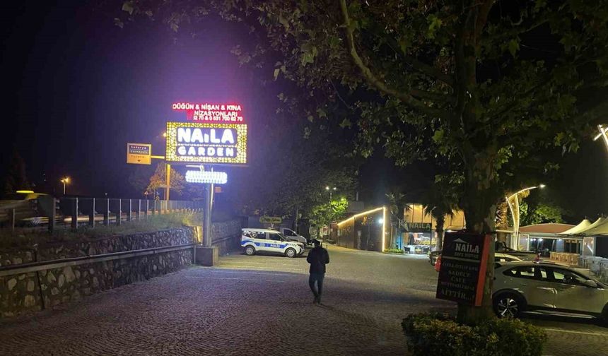 Kına gecesinde eğlenenlerin üzerine disko topu düştü: 3 yaralı