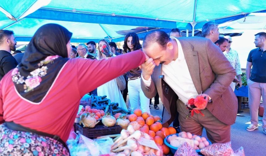 Konyaaltı Belediyesi Çiftçiler Günü’nde ’Üretici Pazarı’ kurdu