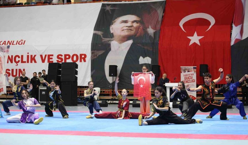 Konya’da 19 Mayıs Atatürk’ü Anma Gençlik ve Spor Bayramı kutlandı