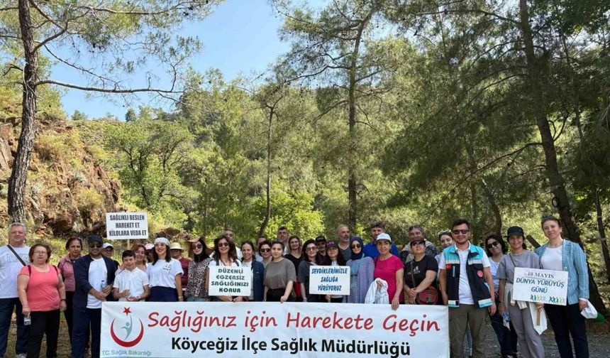 Köyceğiz’de sağlıkçılar Toparlar Şelalesi’ne yürüdü