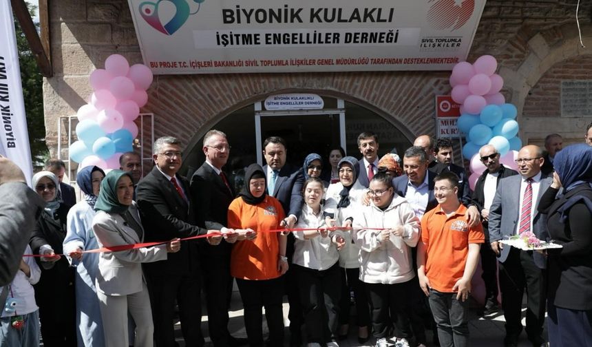 Kütahya’da ’İşaret Dili Atölyesi ve Girişimci Çocuklar Atölyesi’ açıldı
