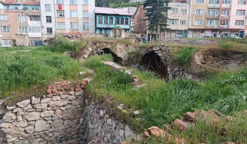 Kütahya’da Süleyman Şah Hamamı 9 yıldır restore edilmeyi bekliyor