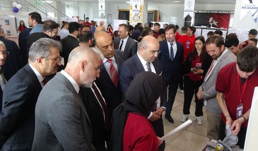 Kütahya’nın Tavşanlı ilçesinde öğrenciler projeleri ile hünerlerini ortaya çıkardılar