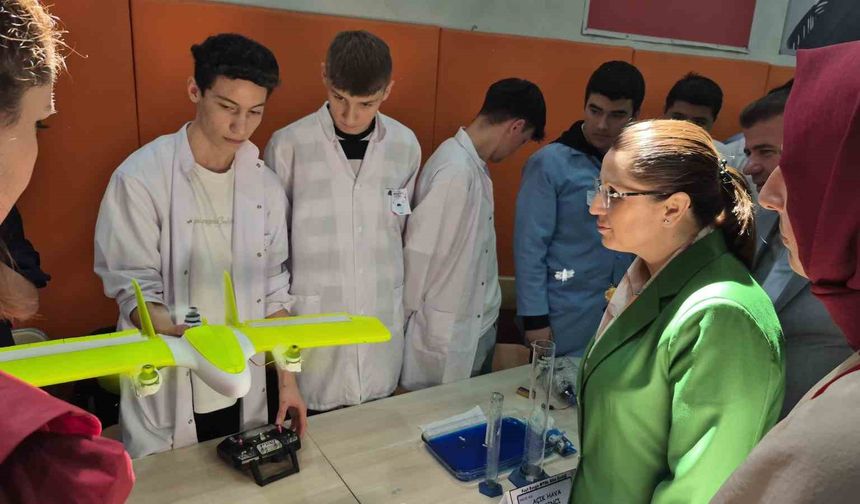 Lise öğrencileri elektrikli gokart ürettiler