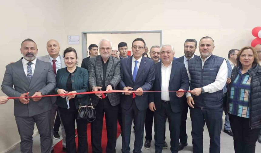Lise öğrencilerinden bilim fuarı sergisi