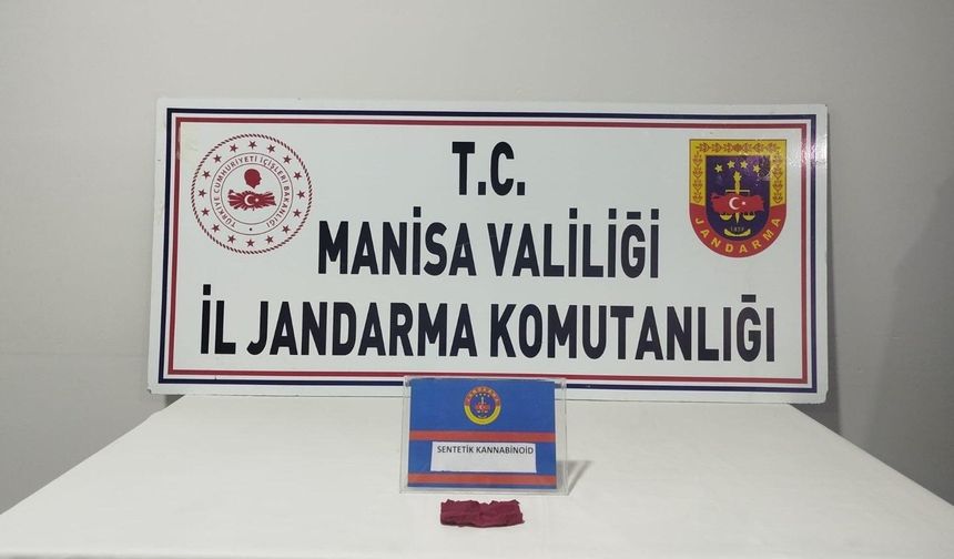 Manisa’da şüpheliden kağıda emdirilmiş uyuşturucu çıktı