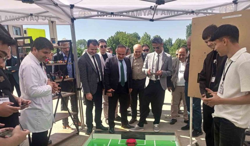 Nuran-Celal Gülşen MTAL’de Gençlik Haftası ve okul sergisi düzenlendi