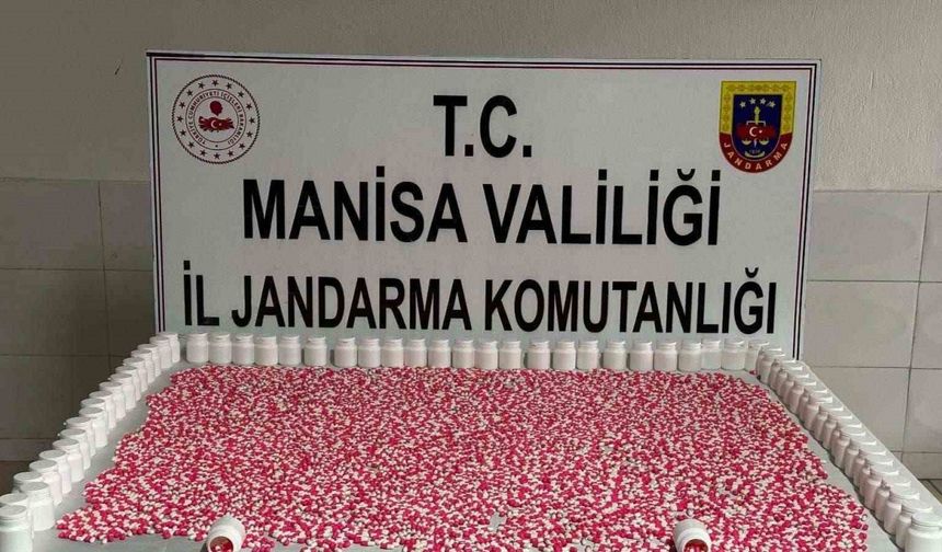 Ormanlık alanda saklanan uyuşturucuları jandarma buldu