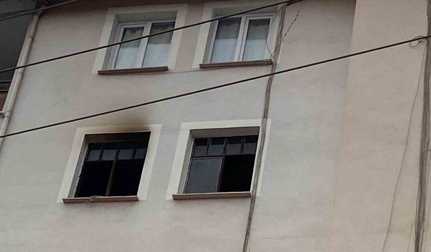 Şarj edilen akü patlayarak yangına sebep oldu: Ev kullanılamaz hale geldi