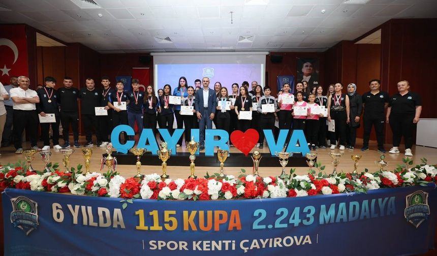 Sezonu 10 kupa ve 160 madalyayla tamamladılar