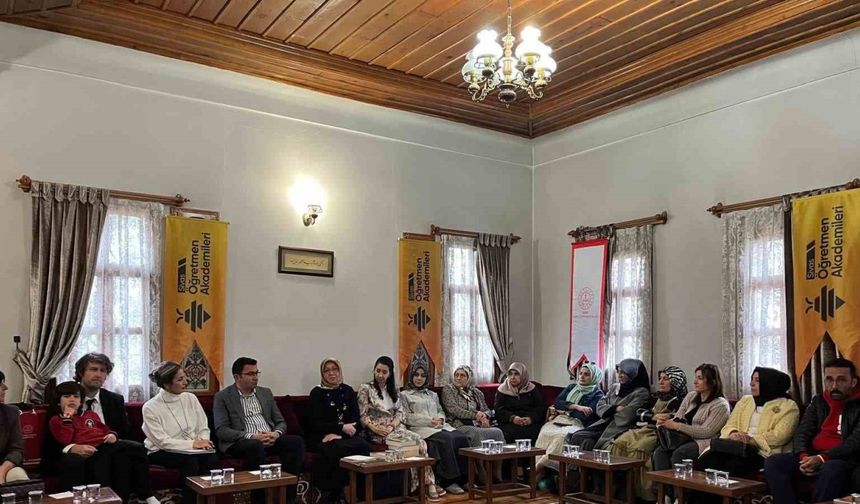 Sivas’ta Edebiyat Akademisi devam ediyor