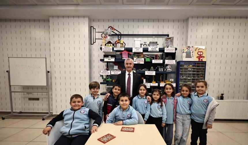 Tahmazoğlu, Bilim Şahinbey Atölyesi öğrencileriyle buluştu