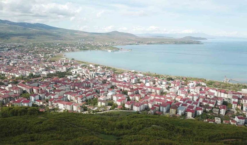 Tatvan’da çevre yolu ikmal ihalesi tamamlandı