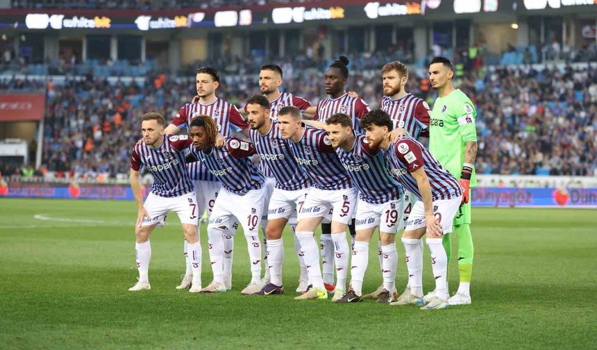 Trendyol Süper Lig: Trabzonspor: 0 - Galatasaray: 0 (İlk yarı)