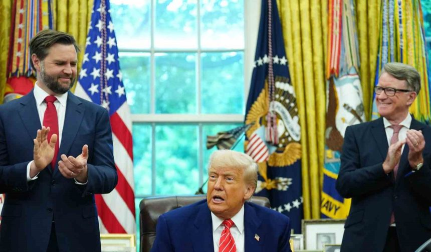 Trump : "İngiltere ile çığır açıcı bir anlaşma imzaladık, yeni bir ekonomik ortaklık çağı başlıyor"