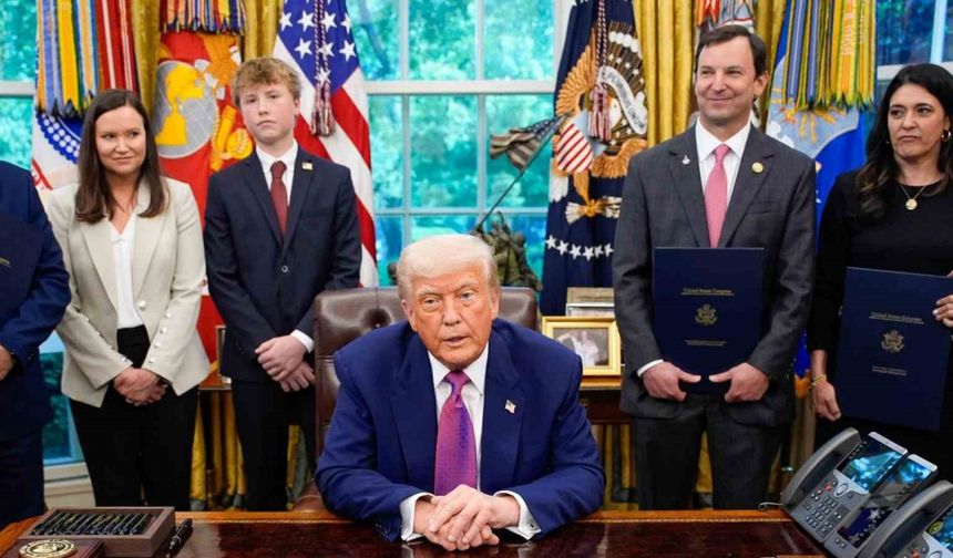 Trump: "Putin, Ukrayna ile ateşkes anlaşması yapmak istemiyor, bunun yerine Türkiye’de bir araya gelerek kanlı savaşa bir son verilmesini müzakere etmek istiyor"