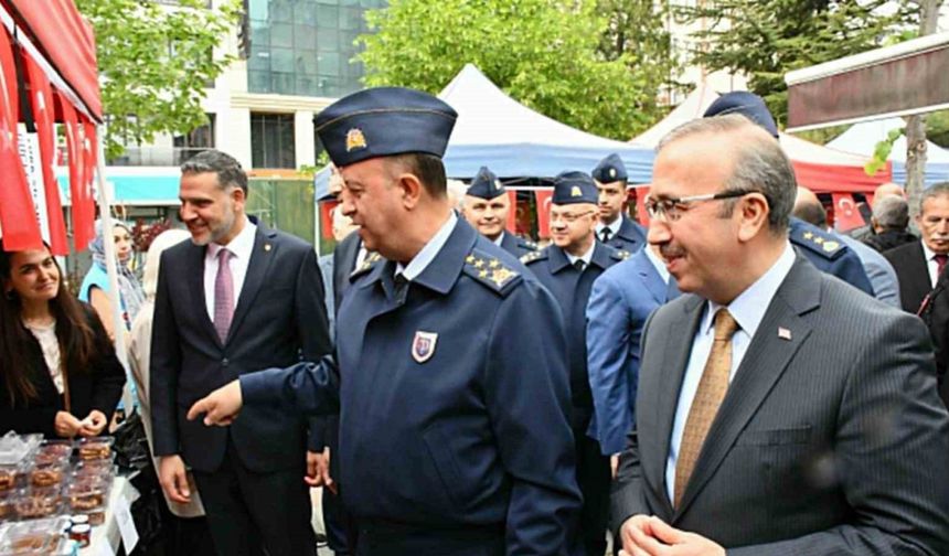 Türk Silahlı Kuvvetlerini Güçlendirme Vakfı yararına hayır çarşısı