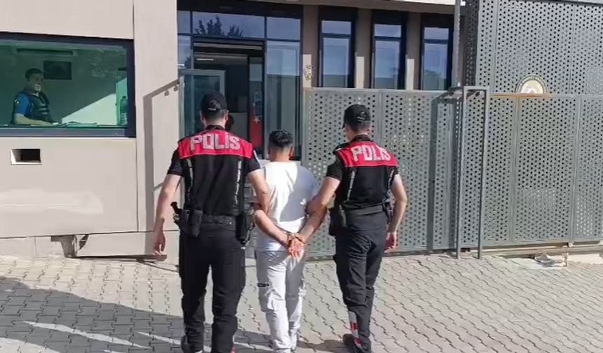 Uygulamada şüphe çekti, 21 yıl hapisle arandığı ortaya çıktı
