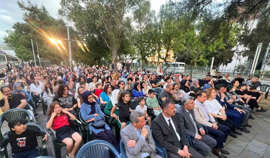 ’Vagon Sahne’ Manisa Tren Garı’nda perdelerini açtı