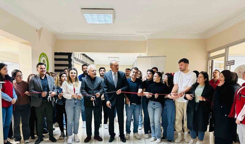 Van’da ‘Tiyatro Dekorları Maket Sergisi’ açıldı