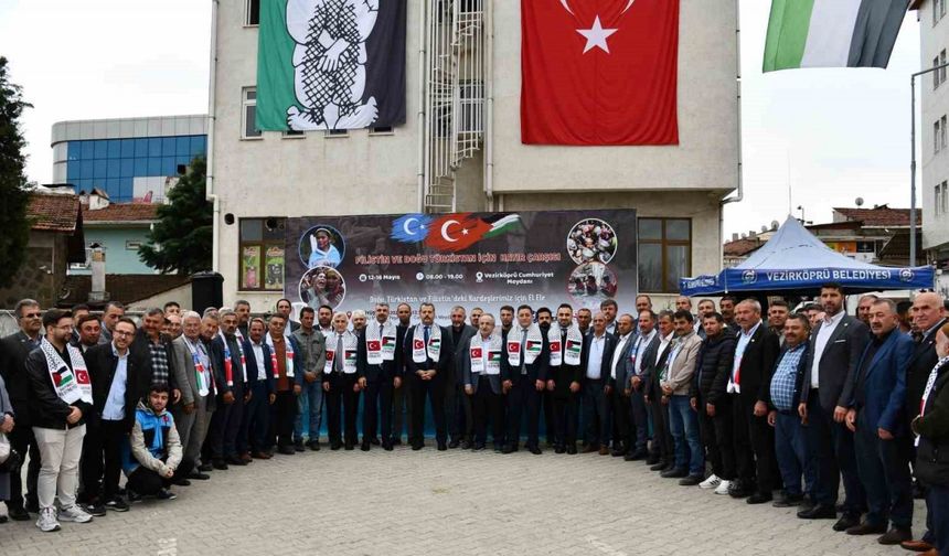 Vezirköprü’de Filistin ve Doğru Türkistan için hayır çarşısı