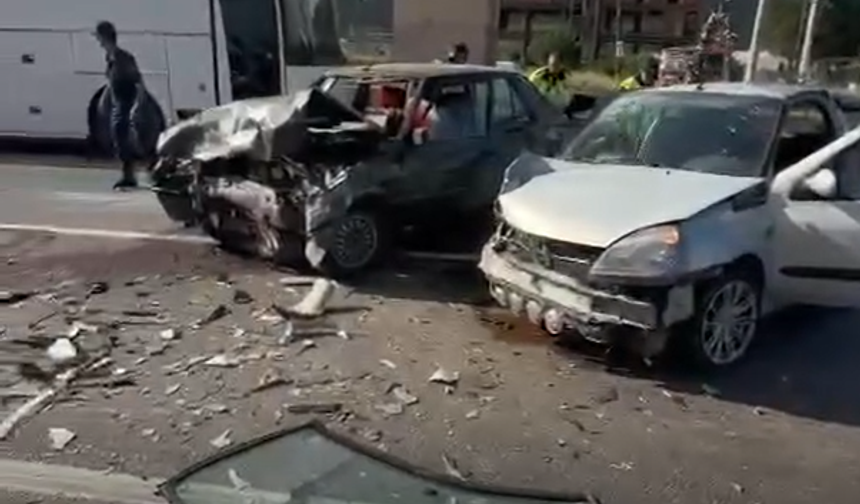 Yalova’da 4 araçlı zincirleme kaza: 5 yaralı