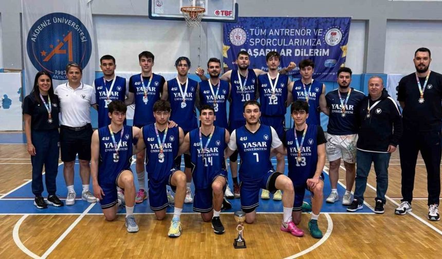 Yaşar Üniversitesi Erkek Basketbol Takımı Süper Lig’e yükseldi