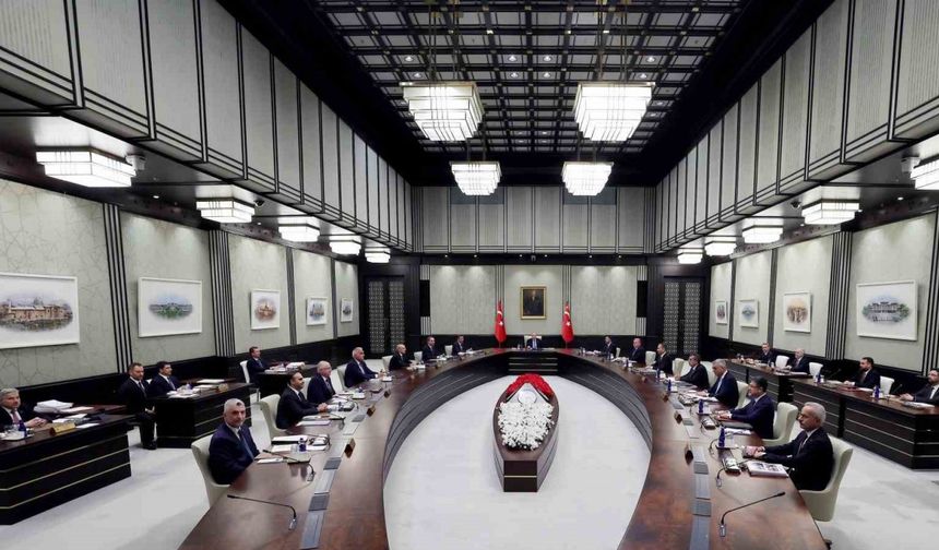 Cumhurbaşkanı Recep Tayyip Erdoğan başkanlığında kabine toplantısı başladı.