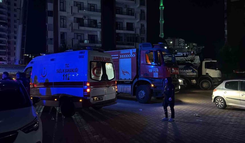 Diyarbakır’da 13 katlı binada çıkan yangın söndürüldü, soğutma çalışmaları sürüyor