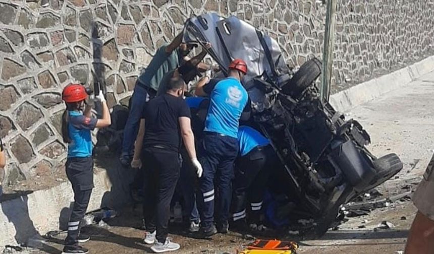 (Düzeltme) Tunceli’de korkunç kaza: 1’i ağır 6 yaralı