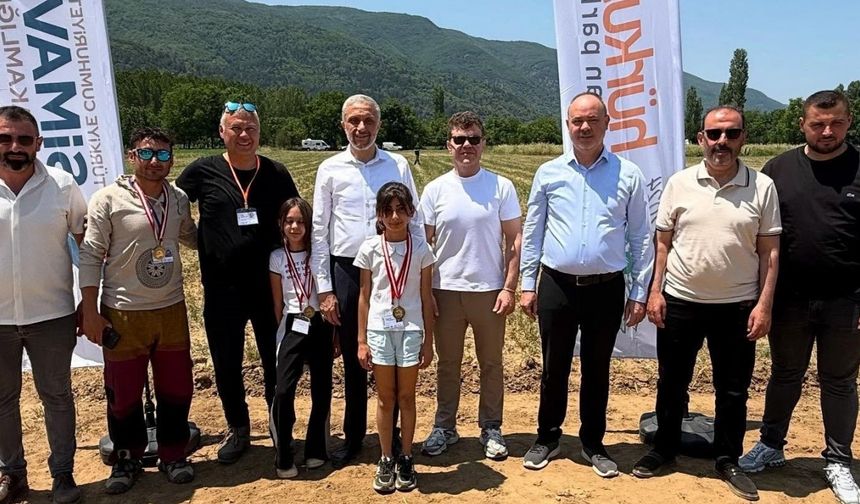 Simav Eynal Paraşüt ve Havacılık Festivali’nde 2 günde 175 sporcu 550 sorti uçuş gerçekleştirdi