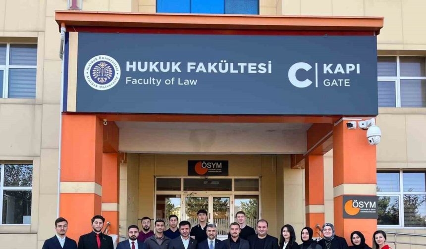 AK Parti İl Başkanı İbrahim Küçükoğlu, Atatürk Üniversitesi Hukuk Fakültesi öğrencileriyle buluştu