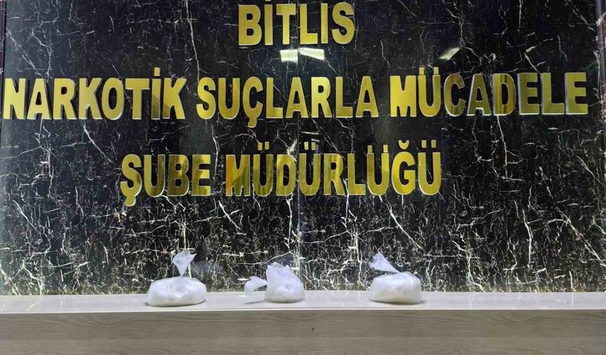 Bitlis'te 3 kilo 210 gram metamfetamin ele geçirildi