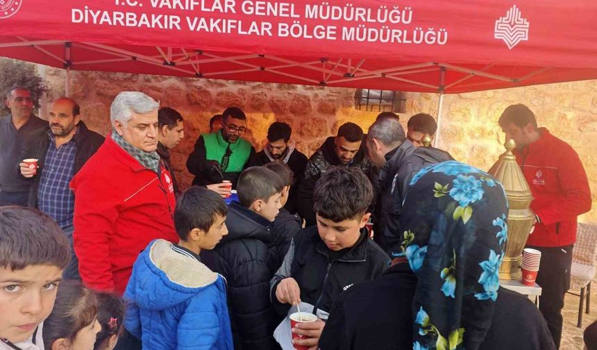 Diyarbakır Vakıflar Bölge Müdürlüğünden kandil dolayısıyla salep ikramı