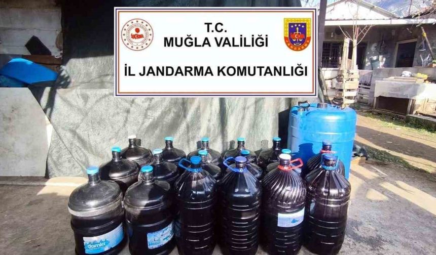 Muğla'da yenil yıl öncesi 1 ton 235 litre kaçak içki ele geçirildi