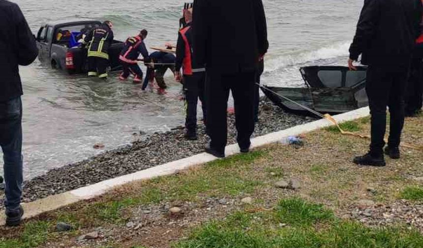 Yalova'da kontrolden çıkan pikap denize uçtu: 1 yaralı