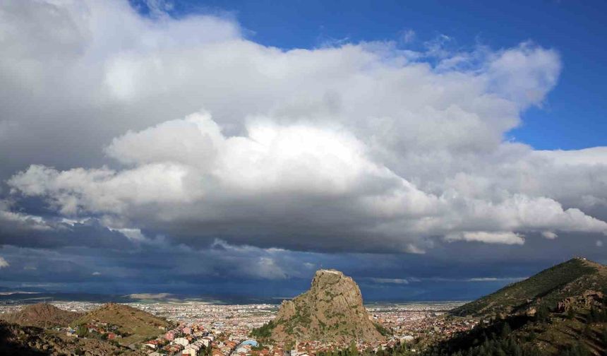 '4 Mevsim' temalı Karahisar Kalesi görüntüsü mest etti