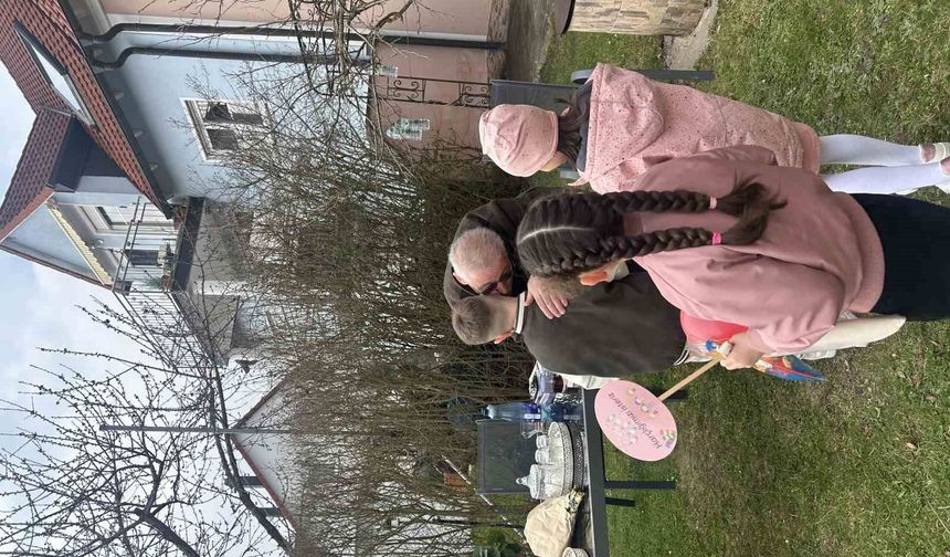 Almanya'da bayram coşkusu: Çocuklar kapı kapı gezip şeker topladı