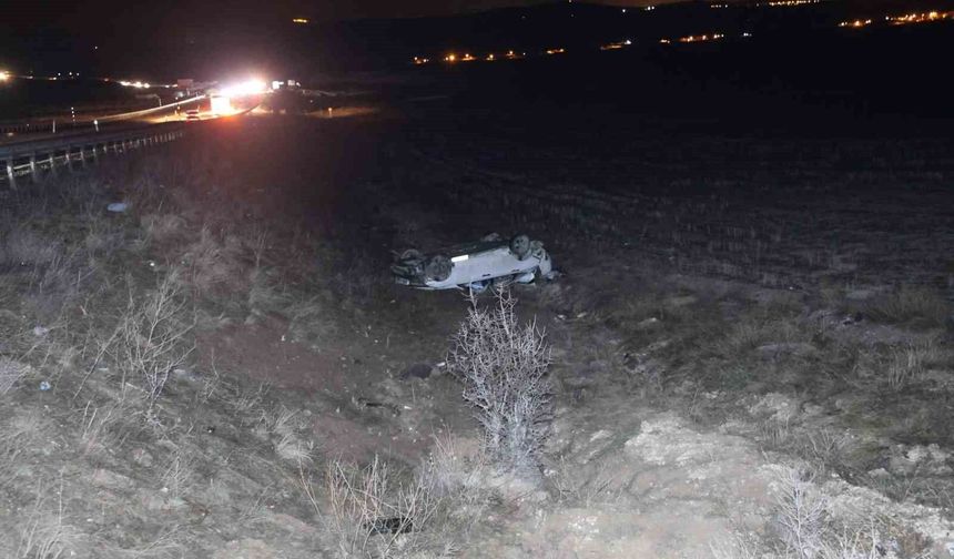 Kontrolden çıkan otomobil şarampole uçtu: 4 yaralı