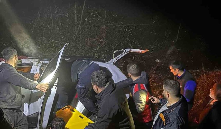 Sinop'ta otomobil uçuruma yuvarlandı: 7 yaralı