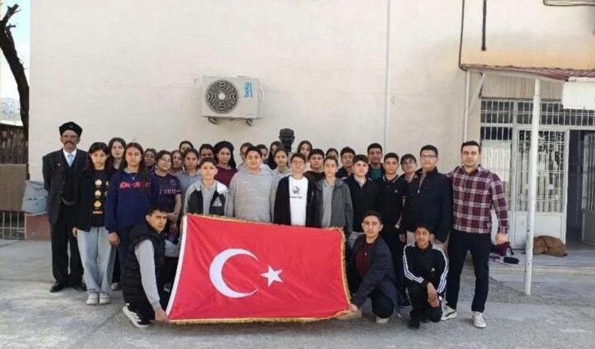 Çermik'te, hayatını kaybeden öğretmen ve öğrenciler anıldı
