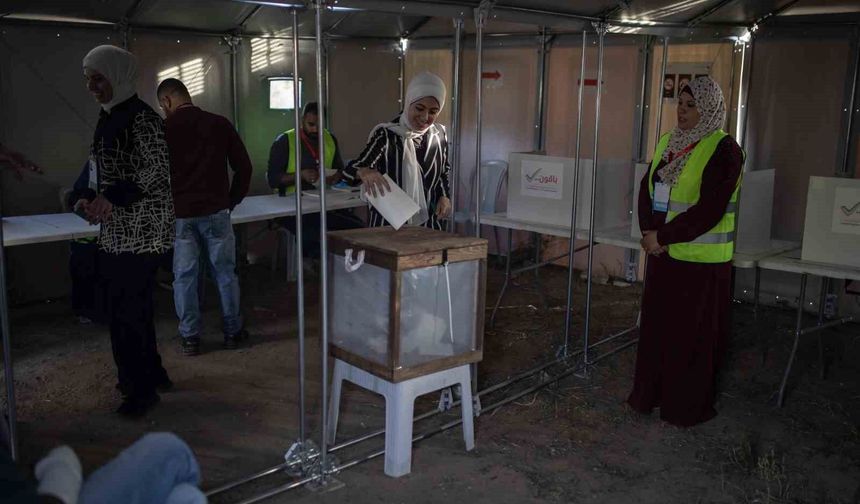 Filistinliler yerel seçim için sandık başında