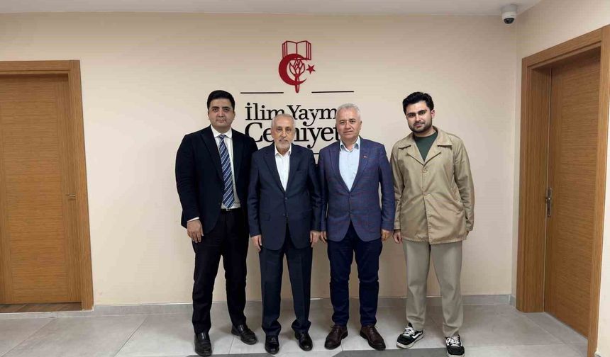Malatyalı iş insanlarından İlim Yayma Cemiyeti'ne ziyaret