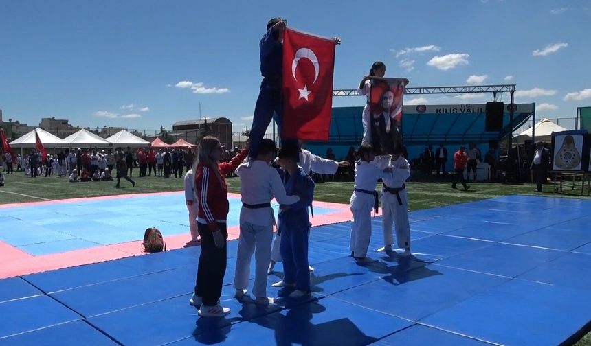 19 Mayıs'ta bayrak heyecanı