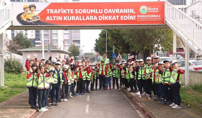 Başkan Kurnaz: 'Çocuklarımız trafik eğitim pistinde kuralları eğlenerek öğreniyor'
