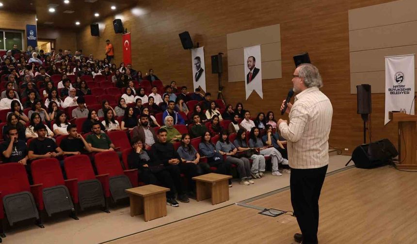 Hatay Büyükşehir'den öğrencilere sınav motivasyonu desteği