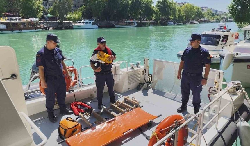 Sahil Güvenlik Komutanlığı'ndan 112 Personeline Tıbbi Tahliye Eğitimi