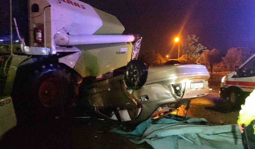 Tekirdağ'da taklalar atan otomobilin fuar alanına uçtuğu kaza kamerada